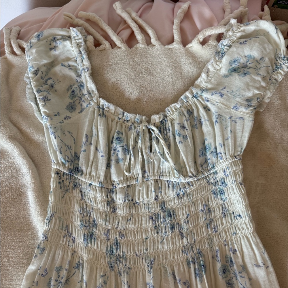 Urban Outfitters Kimchi Blue Suki Floral Smocked Midi Dress - Picture 3 of 12